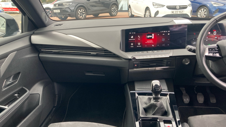 Vauxhall Astra 1.2 Turbo 130 Ultimate 5dr Petrol Hatchback